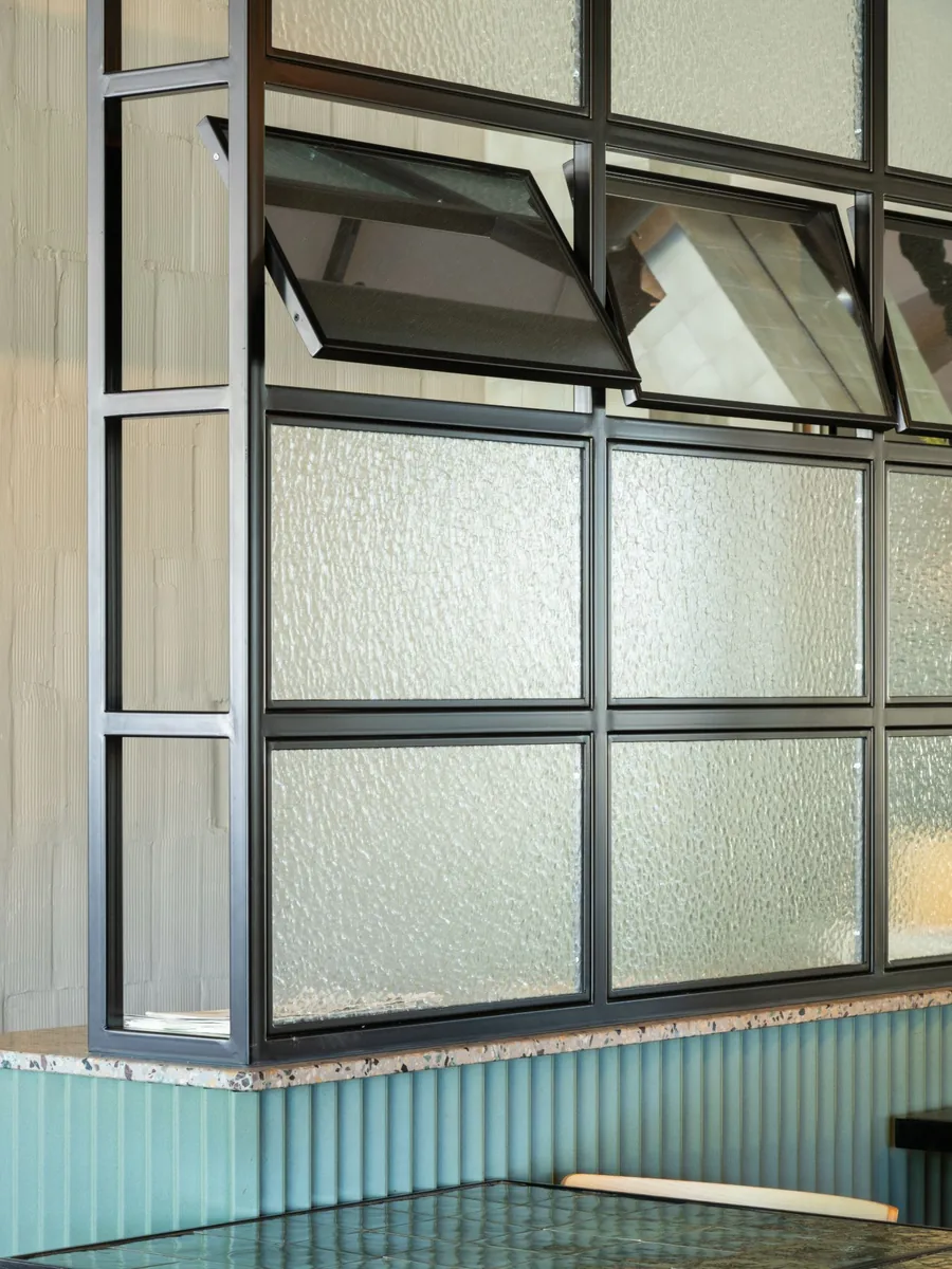 Spaccio Mediterraneo — detail 5