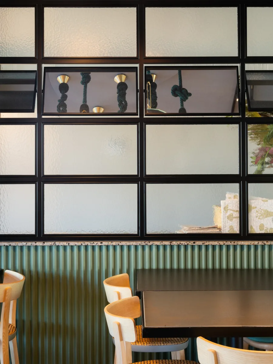 Spaccio Mediterraneo — detail 2