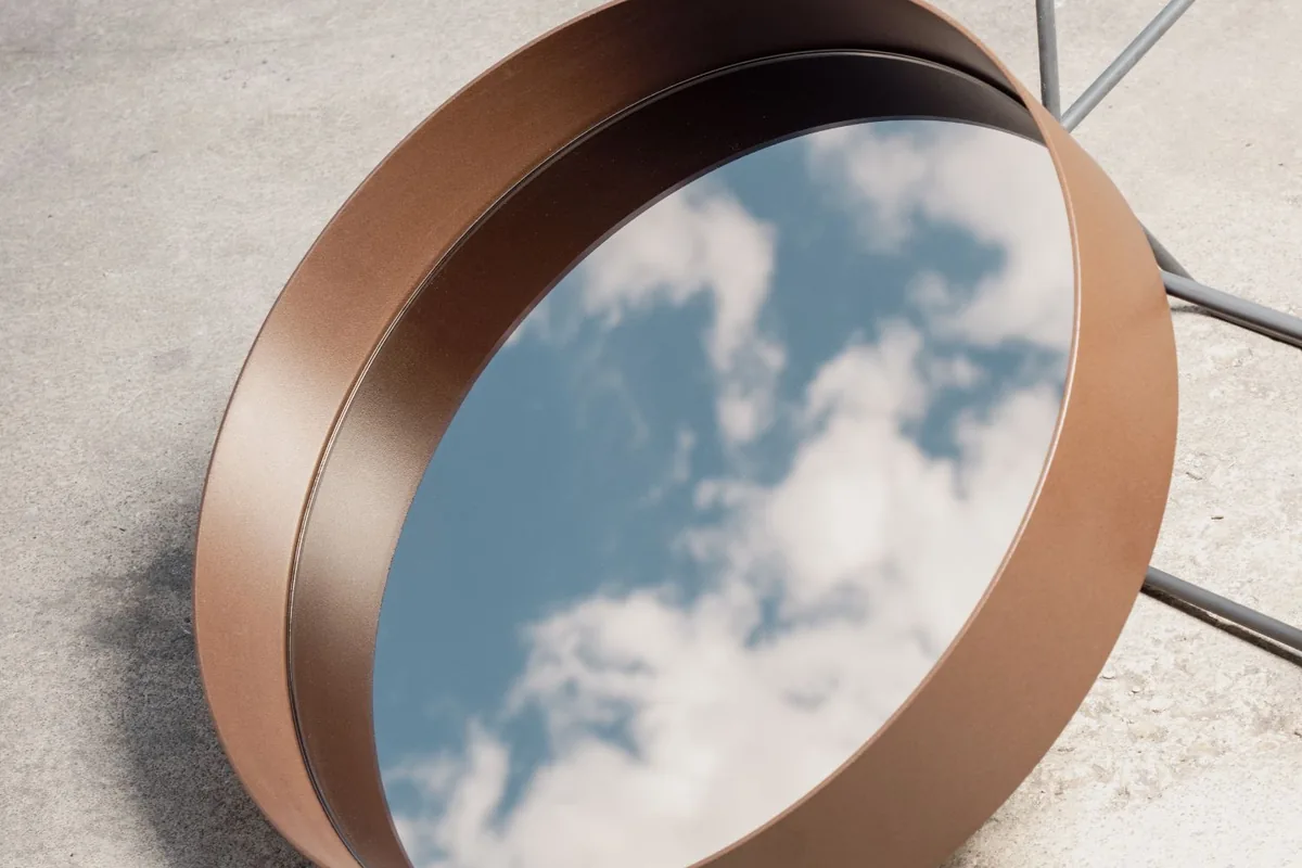 Oblò, mirror